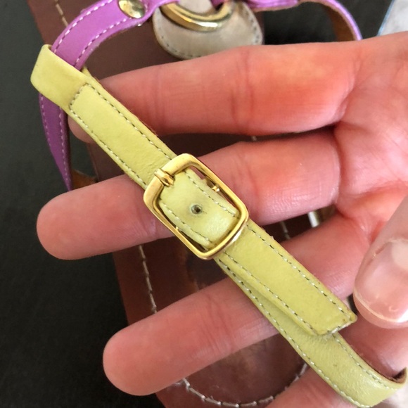 Steve Madden Color block T strap Sandal - Picture 3 of 7